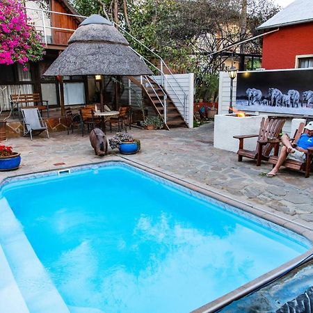 Chameleon Backpackers & Guesthouse Windhoek Exterior foto