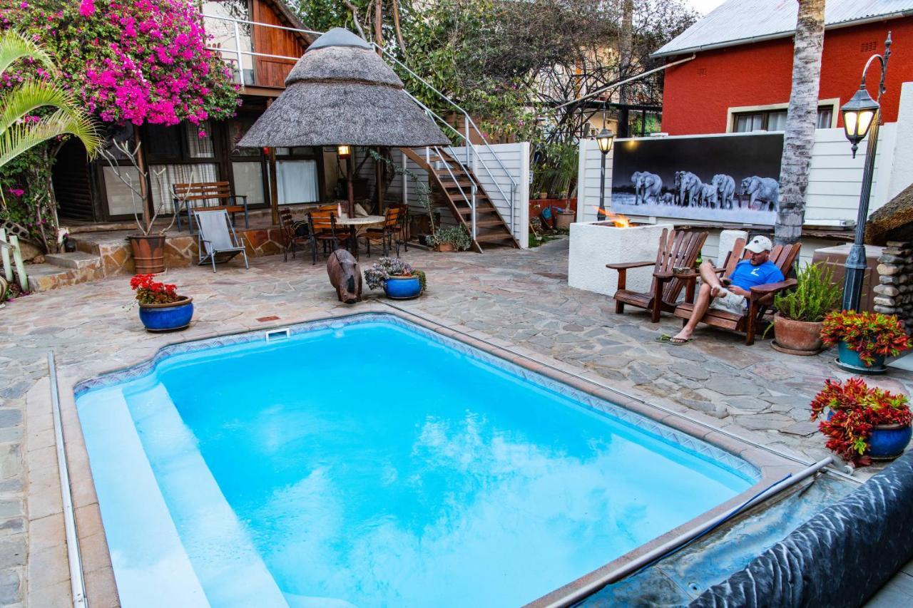 Chameleon Backpackers & Guesthouse Windhoek Exterior foto